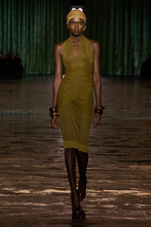 مجموعة Saint Laurent لخريف وشتاء 2024 