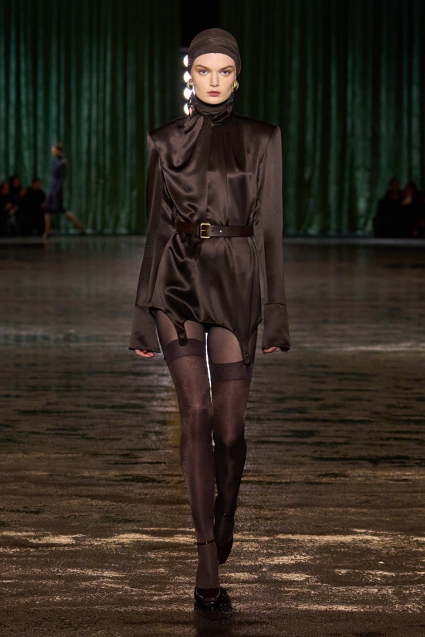 مجموعة Saint Laurent لخريف وشتاء 2024 