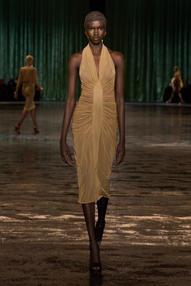 مجموعة Saint Laurent لخريف وشتاء 2024 