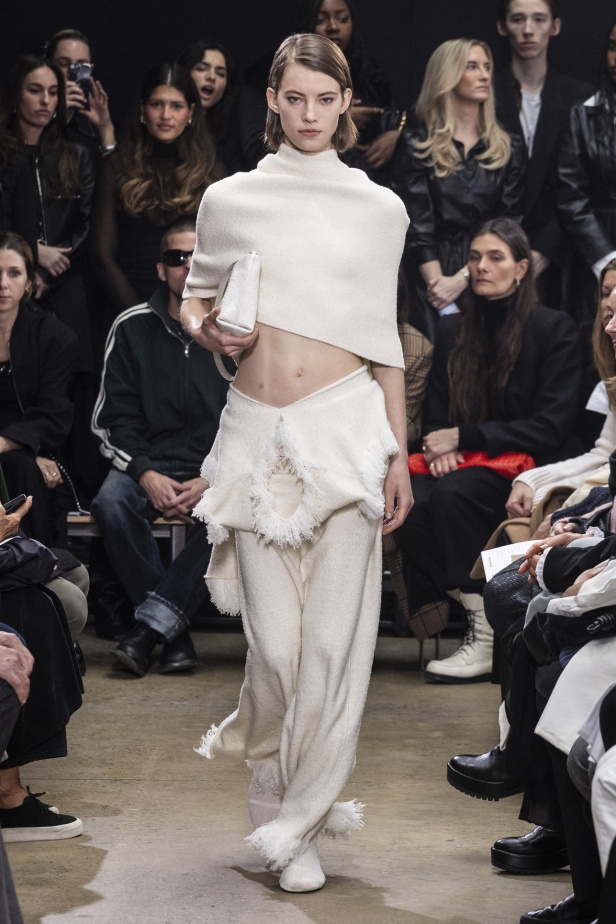 مجموعة Proenza Schouler لخريف وشتاء 2024 في نيويورك