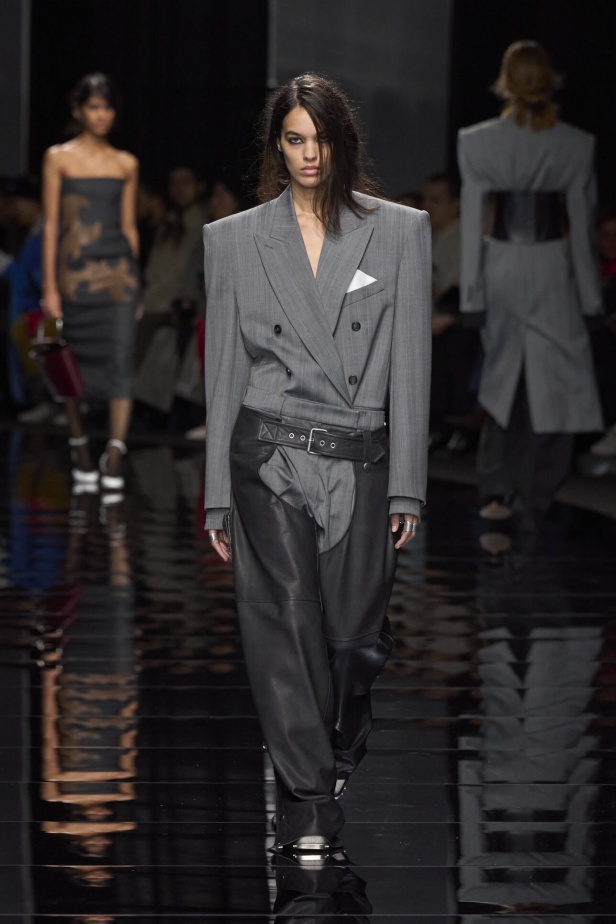 ثقافة الثمنينات ونفحات من مغنيات العصر الجميل عبر مجموعة SPORTMAX