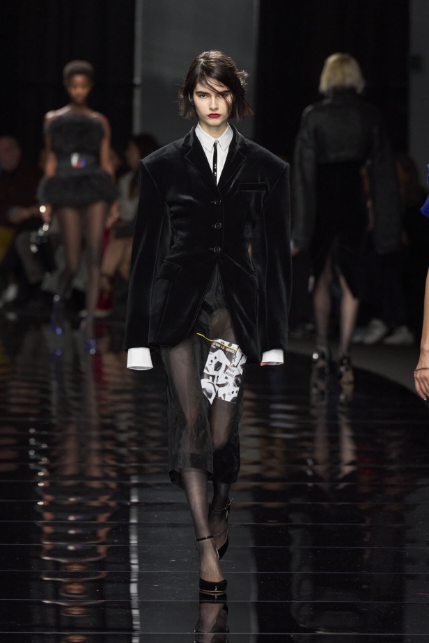 ثقافة الثمنينات ونفحات من مغنيات العصر الجميل عبر مجموعة SPORTMAX