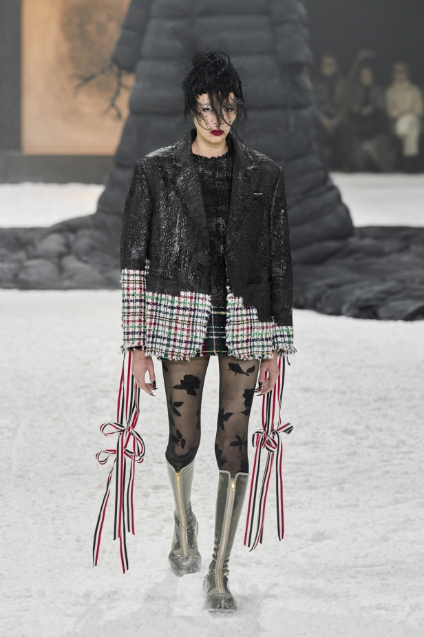 خيال الشعر والحرف اليدوية يختتم أسبوع الموضة النيويوركي مع مجموعة THOM BROWNE