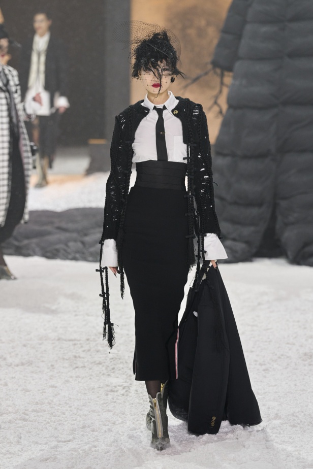 خيال الشعر والحرف اليدوية يختتم أسبوع الموضة النيويوركي مع مجموعة THOM BROWNE