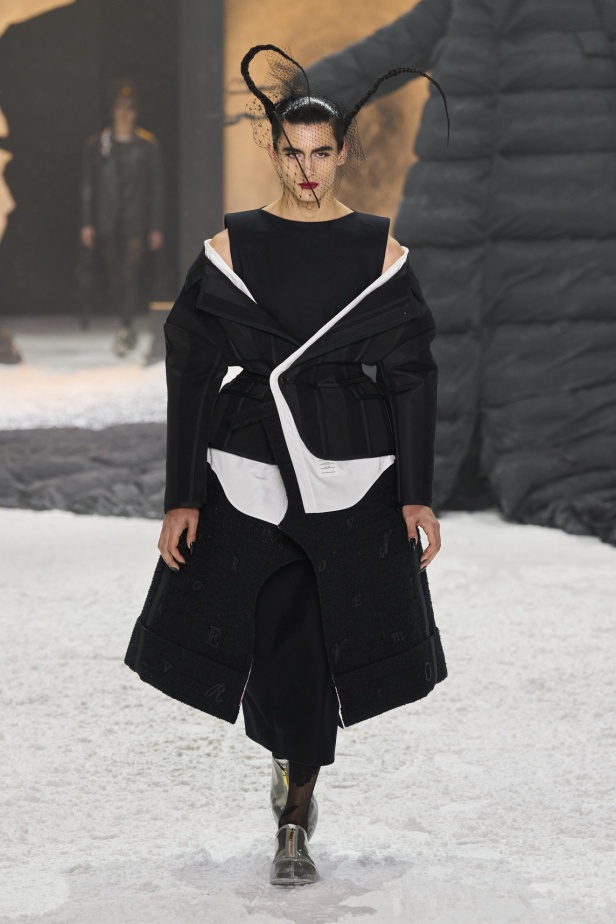 خيال الشعر والحرف اليدوية يختتم أسبوع الموضة النيويوركي مع مجموعة THOM BROWNE