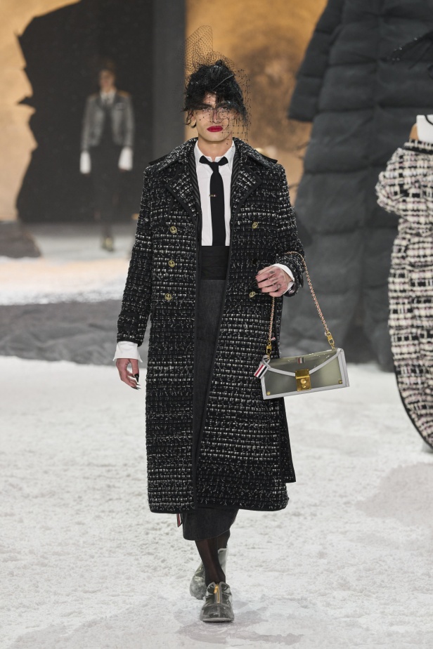 خيال الشعر والحرف اليدوية يختتم أسبوع الموضة النيويوركي مع مجموعة THOM BROWNE