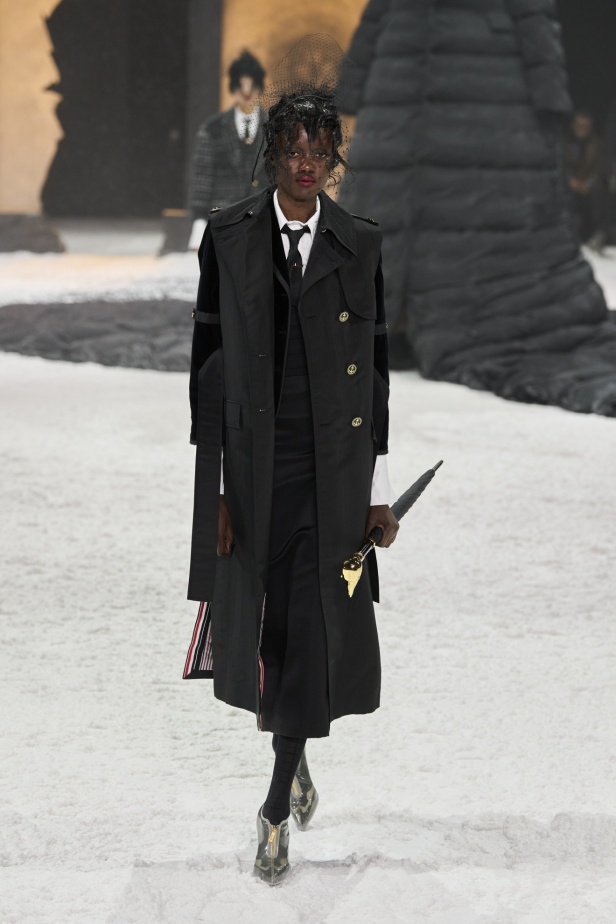 خيال الشعر والحرف اليدوية يختتم أسبوع الموضة النيويوركي مع مجموعة THOM BROWNE