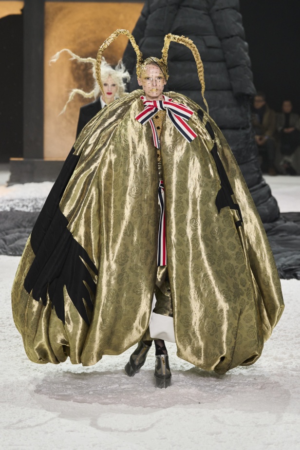 خيال الشعر والحرف اليدوية يختتم أسبوع الموضة النيويوركي مع مجموعة THOM BROWNE