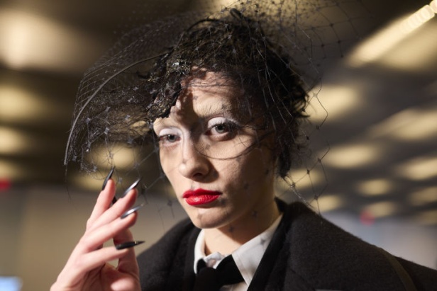  مجموعة THOM BROWNE