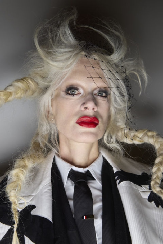  مجموعة THOM BROWNE