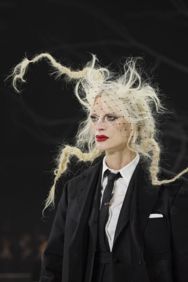  مجموعة THOM BROWNE