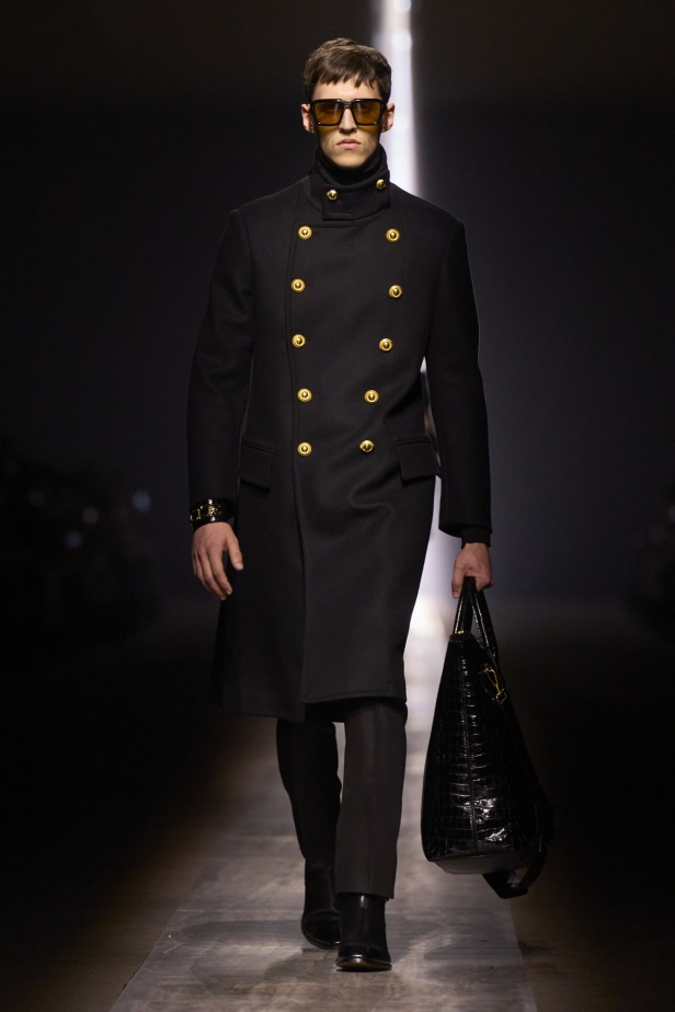 عرض أزياء Tom Ford لخريف وشتاء 2024-2025 في ميلانو