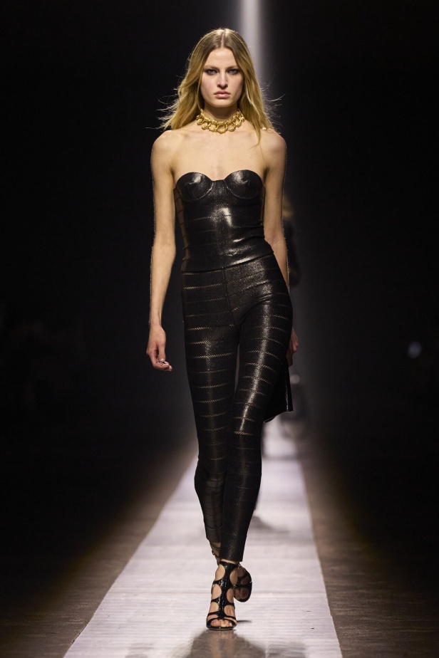 عرض أزياء Tom Ford لخريف وشتاء 2024-2025 في ميلانو