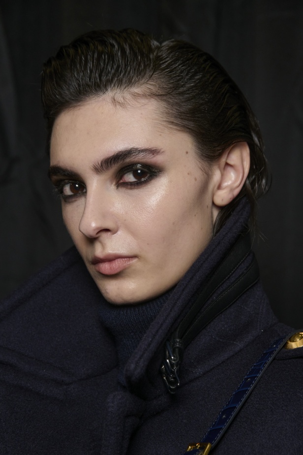 الإطلالات الجمالية لعرض أزياء Tom Ford لخريف وشتاء 2024-2025 في ميلانو