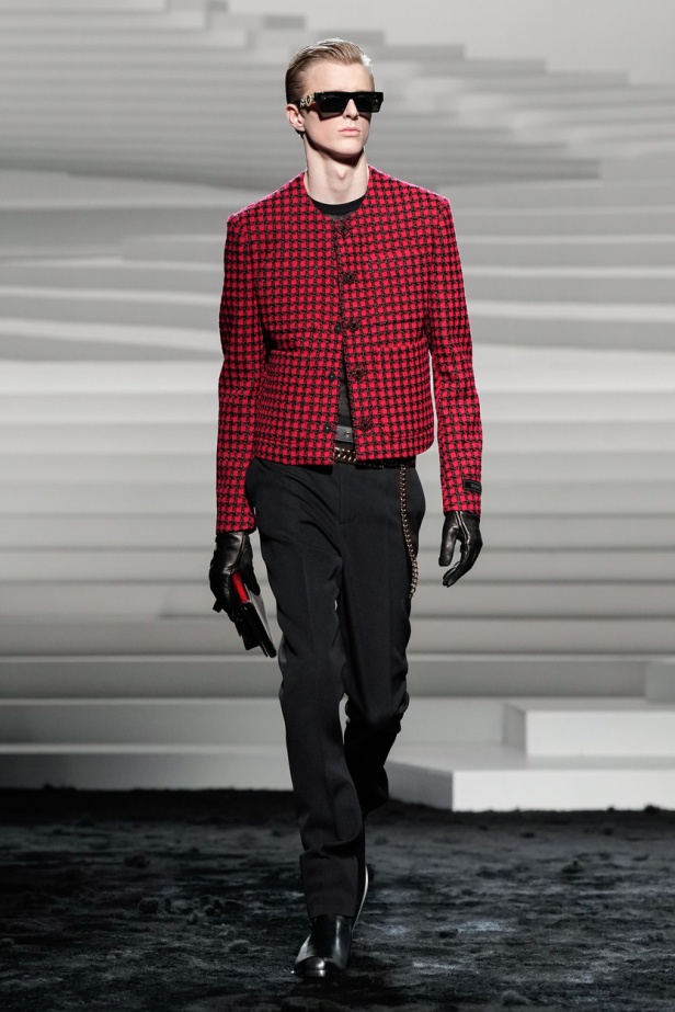 مجموعة Versace لخريف وشتاء 2024- 2025