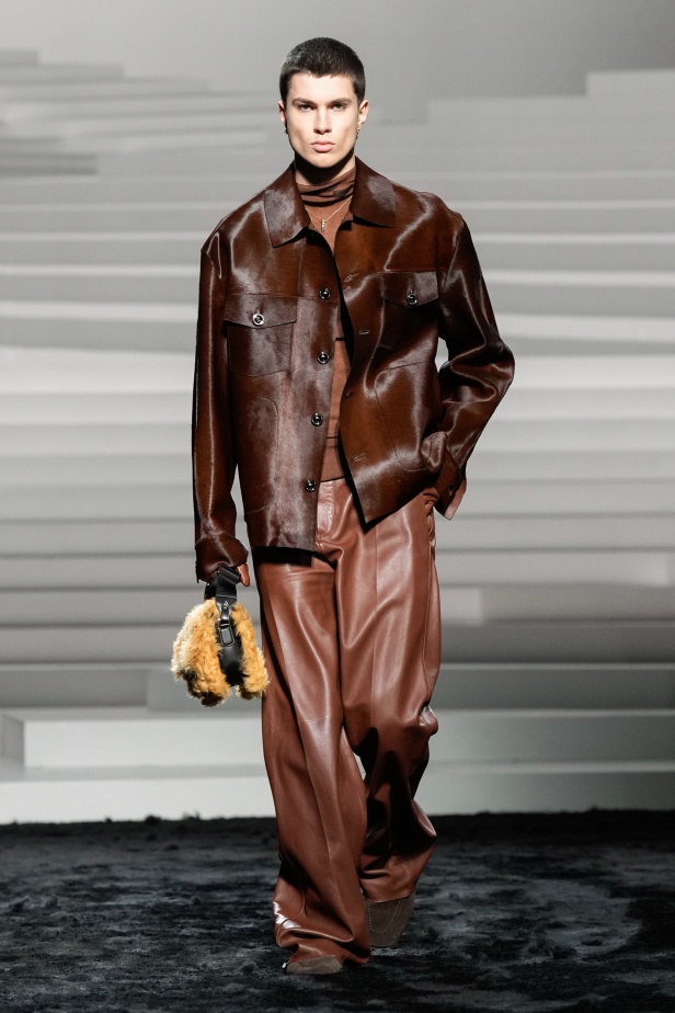 مجموعة Versace لخريف وشتاء 2024- 2025