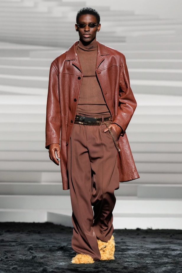 مجموعة Versace لخريف وشتاء 2024- 2025