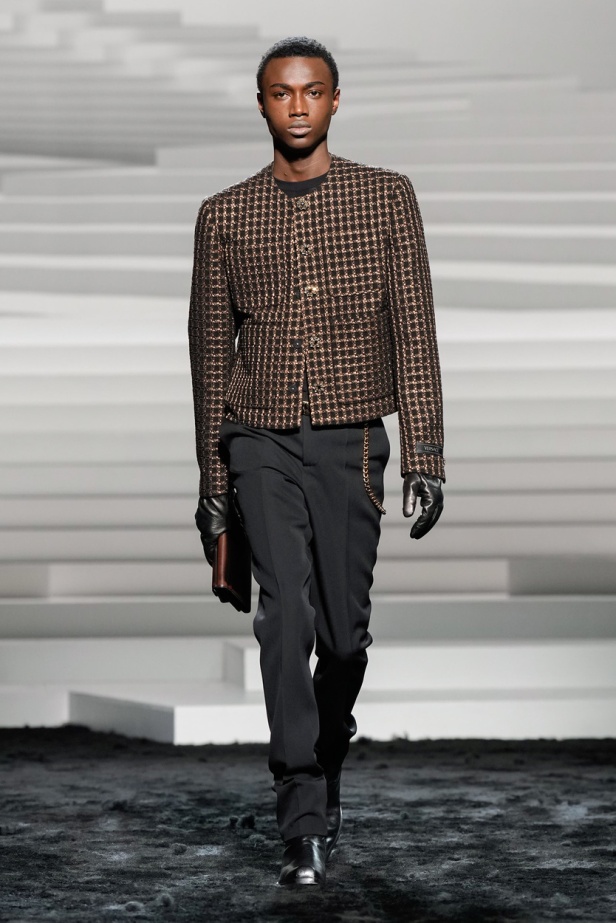 مجموعة Versace لخريف وشتاء 2024- 2025