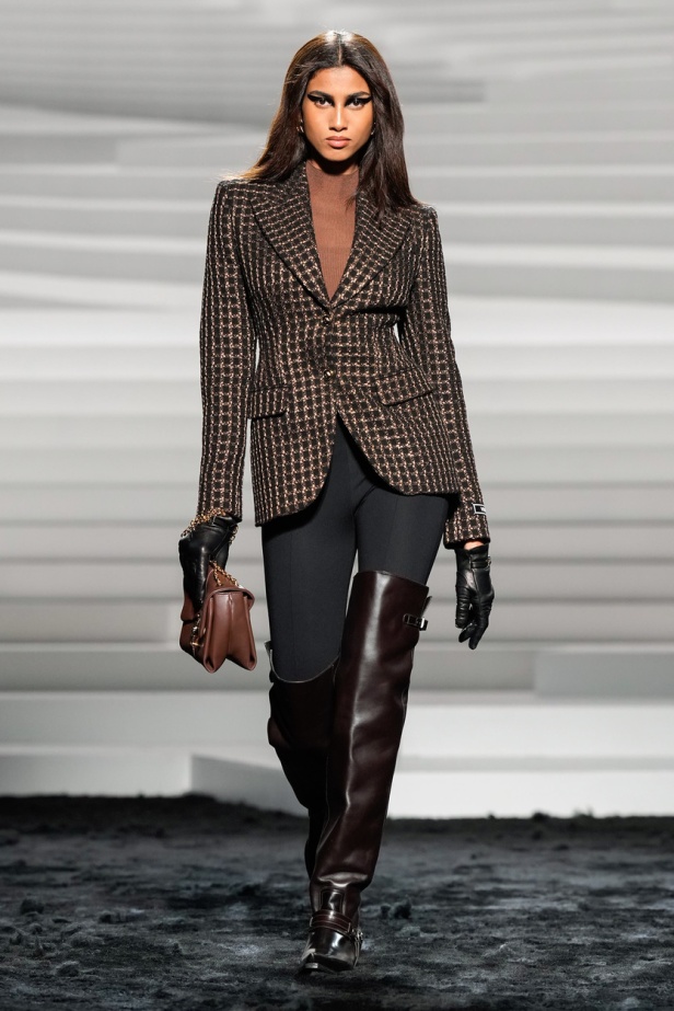 مجموعة Versace لخريف وشتاء 2024- 2025