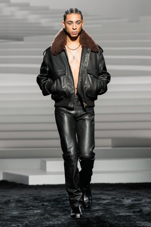 مجموعة Versace لخريف وشتاء 2024- 2025