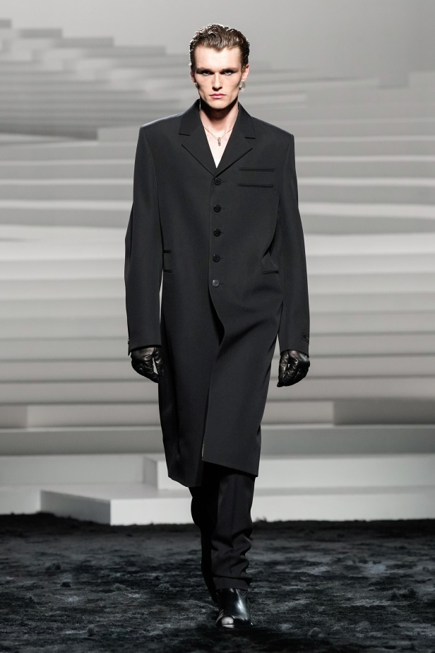 مجموعة Versace لخريف وشتاء 2024- 2025