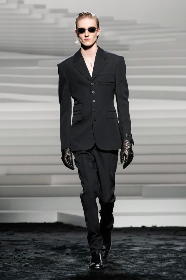 مجموعة Versace لخريف وشتاء 2024- 2025