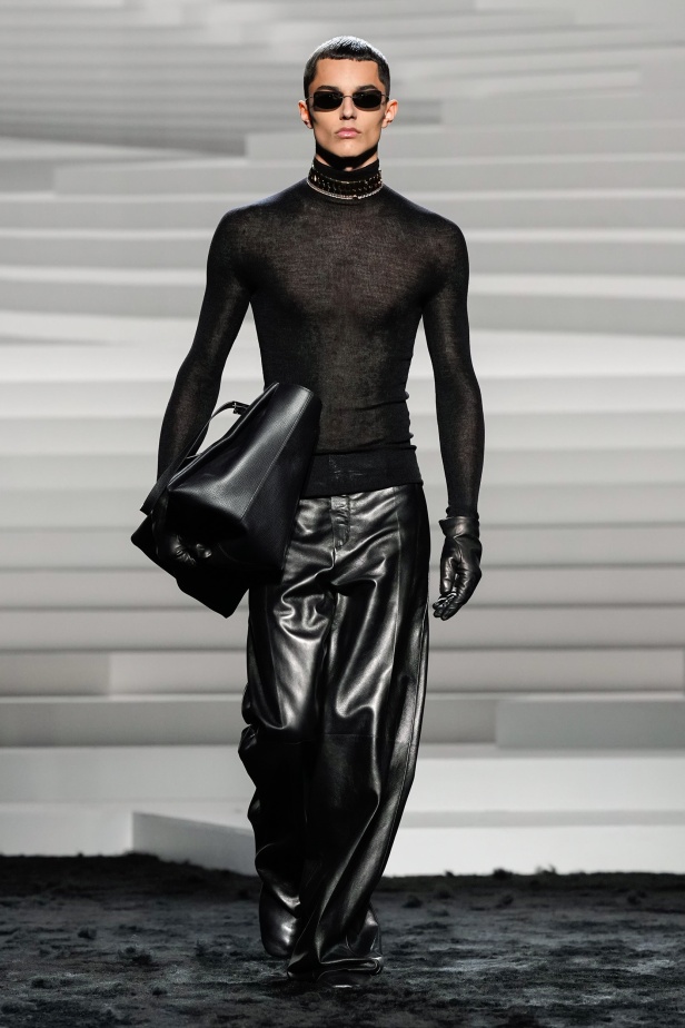 مجموعة Versace لخريف وشتاء 2024- 2025