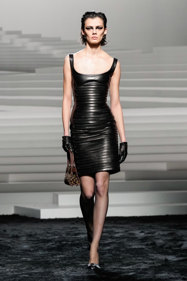 مجموعة Versace لخريف وشتاء 2024- 2025