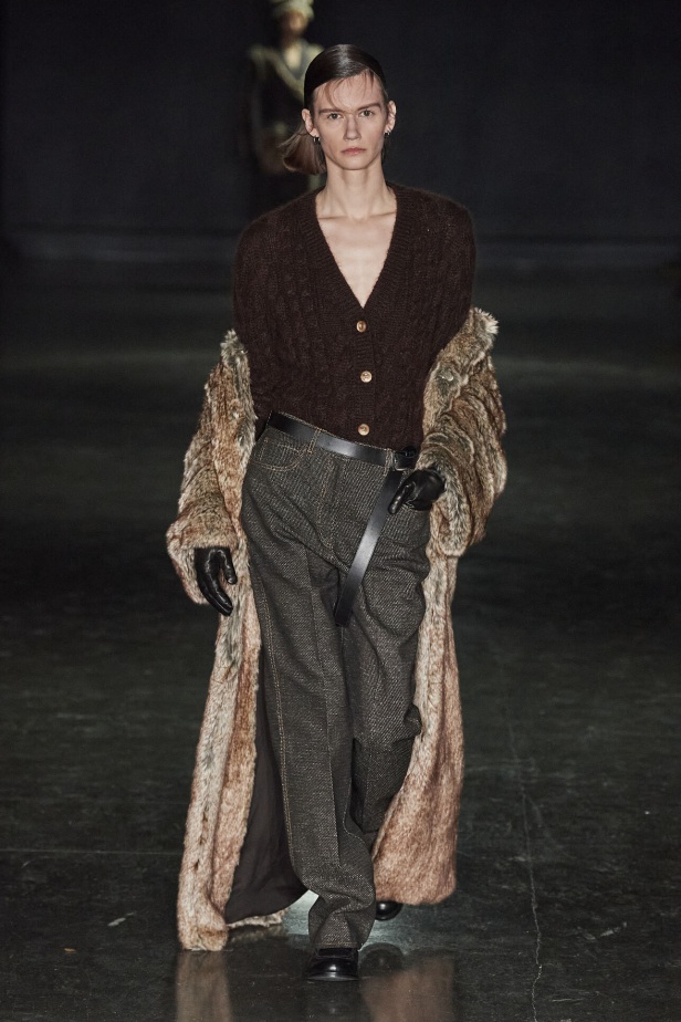 مجموعة Emilia Wickstead لموسم خريف وشتاء 2024- 2025 في لندن