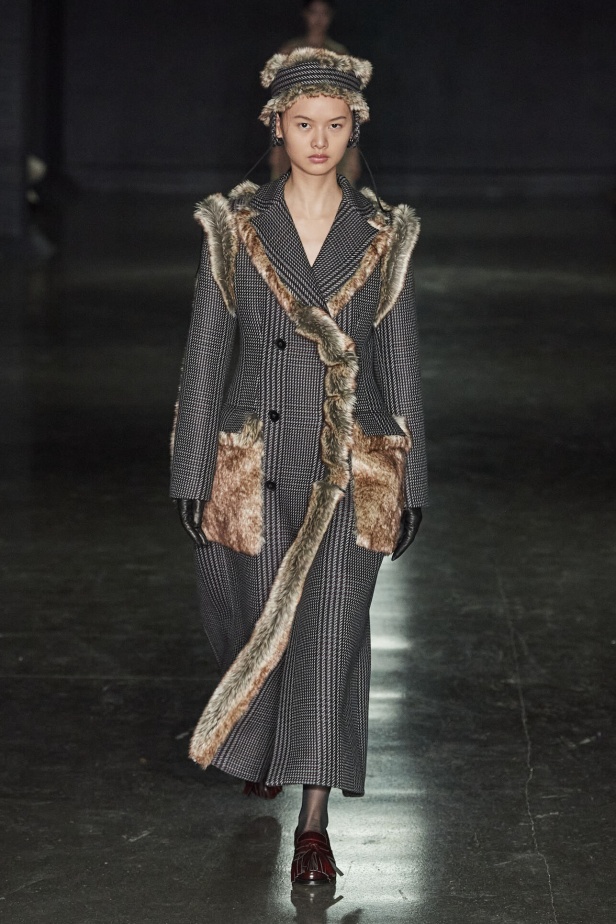 مجموعة Emilia Wickstead لموسم خريف وشتاء 2024- 2025 في لندن