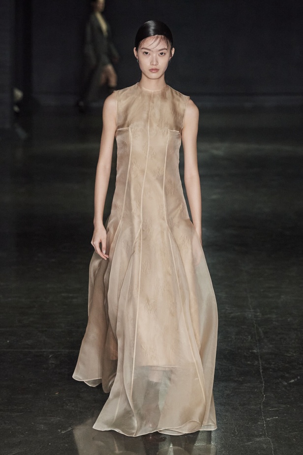 مجموعة Emilia Wickstead لموسم خريف وشتاء 2024- 2025 في لندن