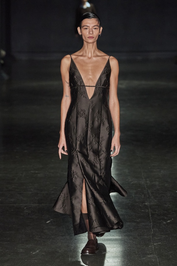 مجموعة Emilia Wickstead لموسم خريف وشتاء 2024- 2025 في لندن