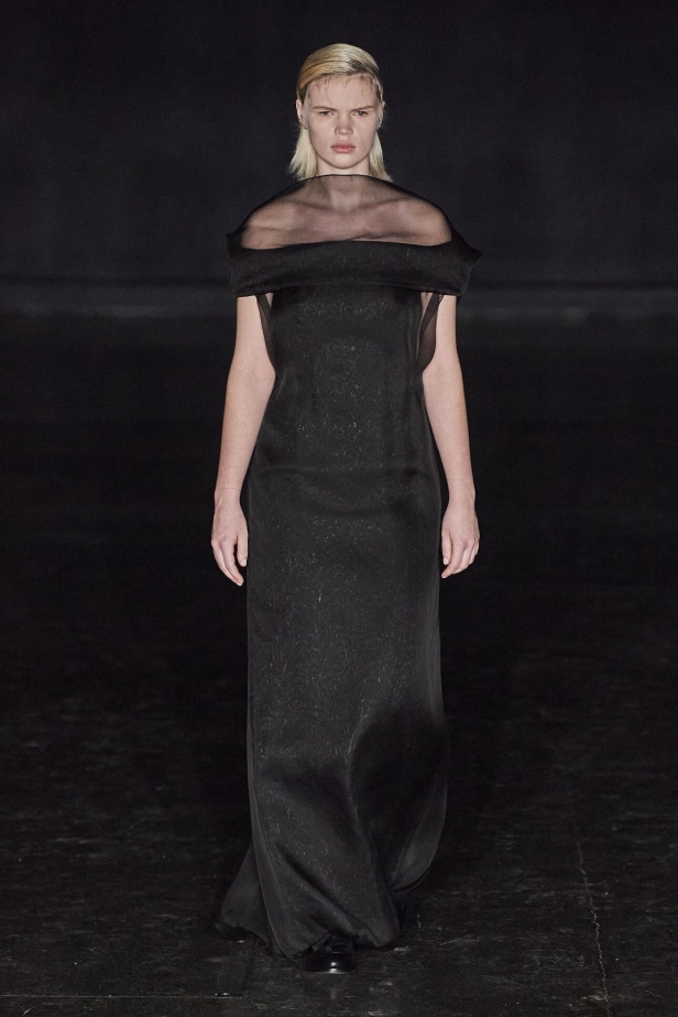 مجموعة Emilia Wickstead لموسم خريف وشتاء 2024- 2025 في لندن