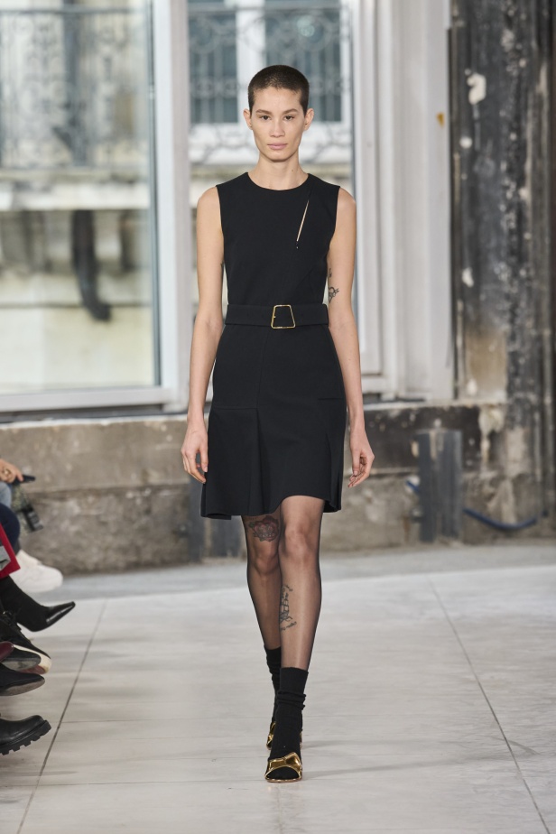 مجموعة Akris تلاعب في الضوء وعملية في التصاميم