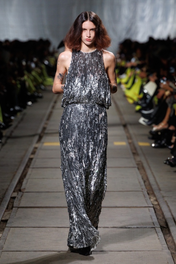 مجموعة Alexander McQueen لخريف 2024