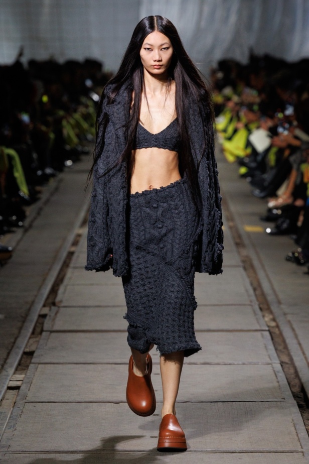 مجموعة Alexander McQueen لخريف 2024