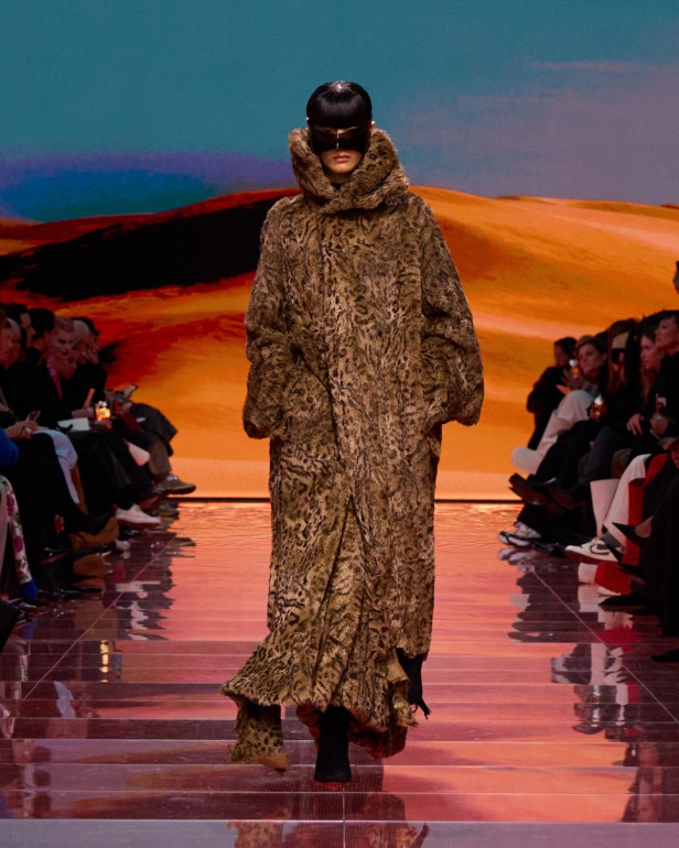 مجموعة Balenciaga لخريف وشتاء 2024