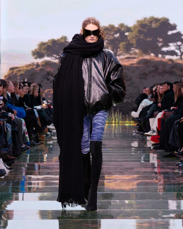 مجموعة Balenciaga لخريف وشتاء 2024