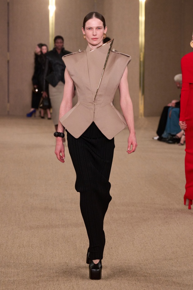 مجموعة Balmain لخريف وشتاء 2024