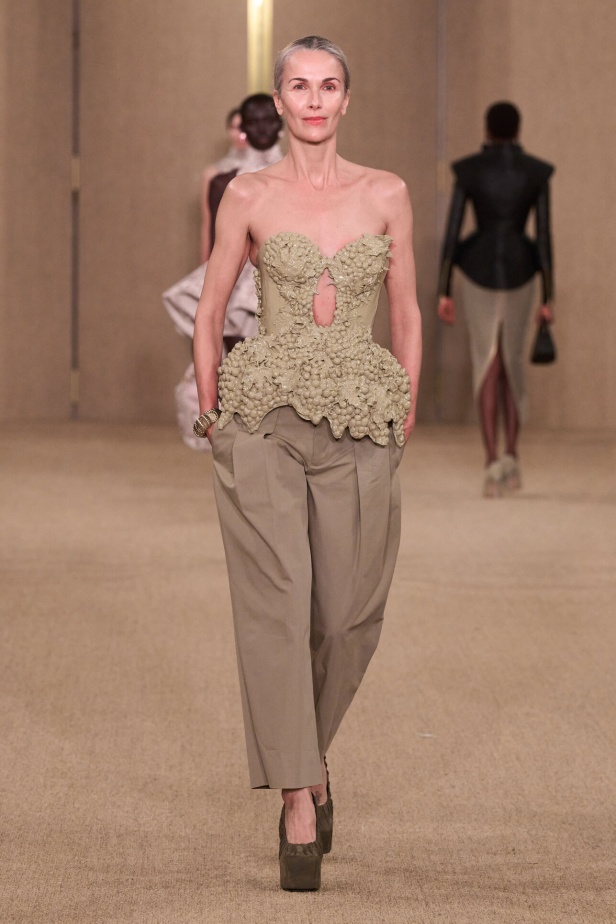 مجموعة Balmain لخريف وشتاء 2024