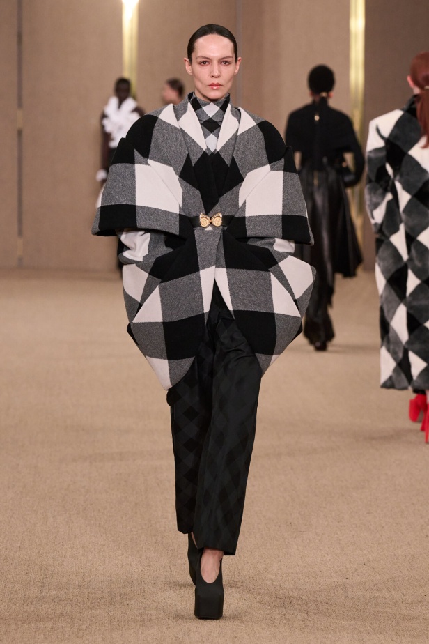 مجموعة Balmain لخريف وشتاء 2024