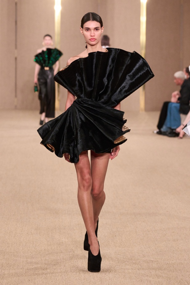 مجموعة Balmain لخريف وشتاء 2024