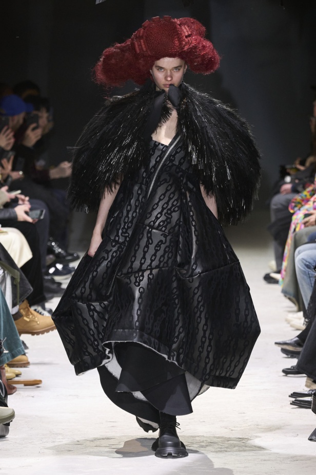 "كوم دي غارسون" خريف و شتاء 2024