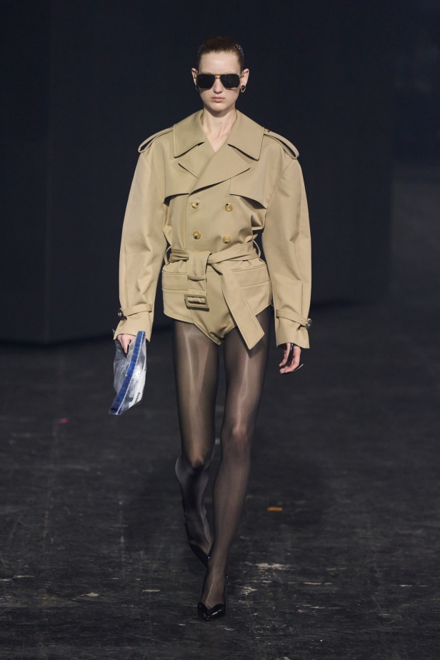 مجموعة Coperni لخريف 2024 ابتكارات جديدة في عالمي الموضة والتكنولوجيا 