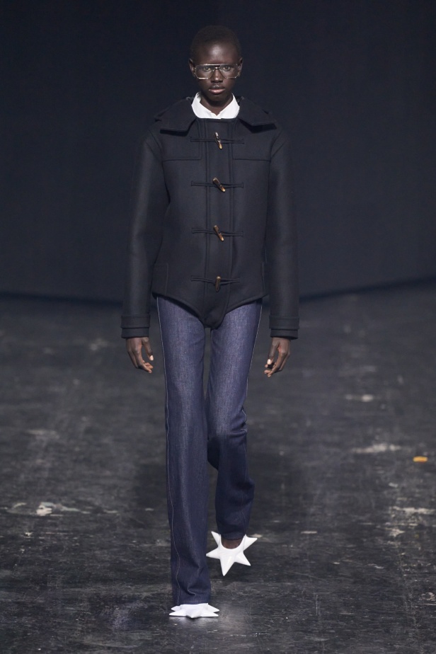 مجموعة Coperni لخريف 2024 ابتكارات جديدة في عالمي الموضة والتكنولوجيا 