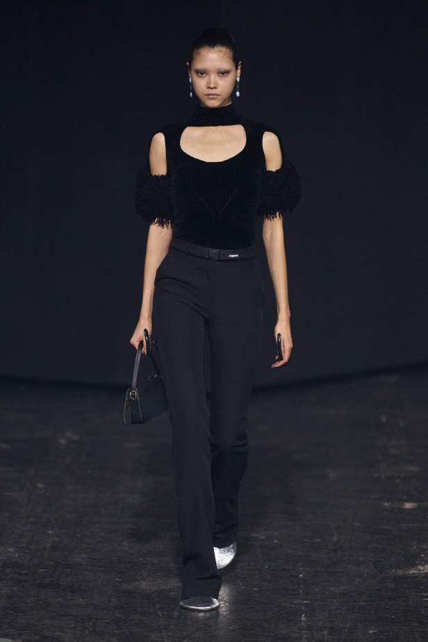 مجموعة Coperni لخريف 2024 ابتكارات جديدة في عالمي الموضة والتكنولوجيا 