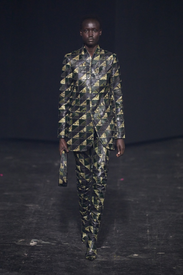 مجموعة Coperni لخريف 2024 ابتكارات جديدة في عالمي الموضة والتكنولوجيا 