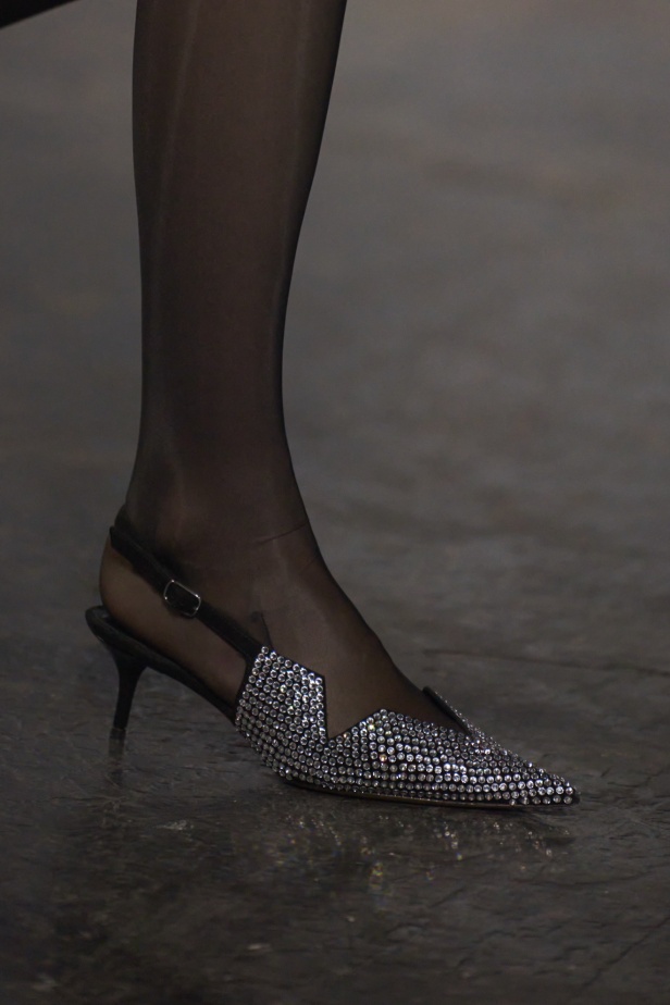 مجموعة Coperni لخريف 2024 ابتكارات جديدة في عالمي الموضة والتكنولوجيا 