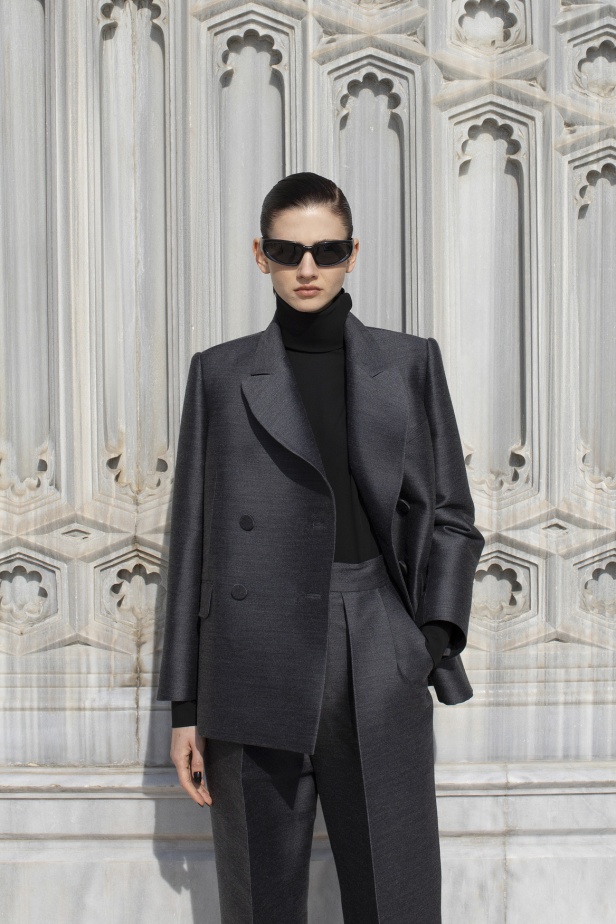 مجموعة Dice Kayek لخريف وشتاء 2024 في باريس