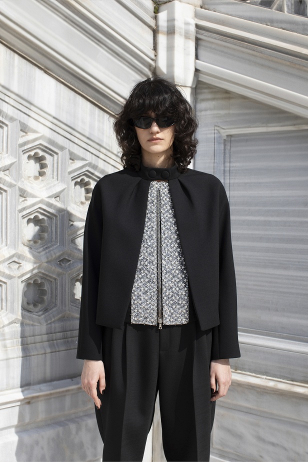 مجموعة Dice Kayek لخريف وشتاء 2024 في باريس